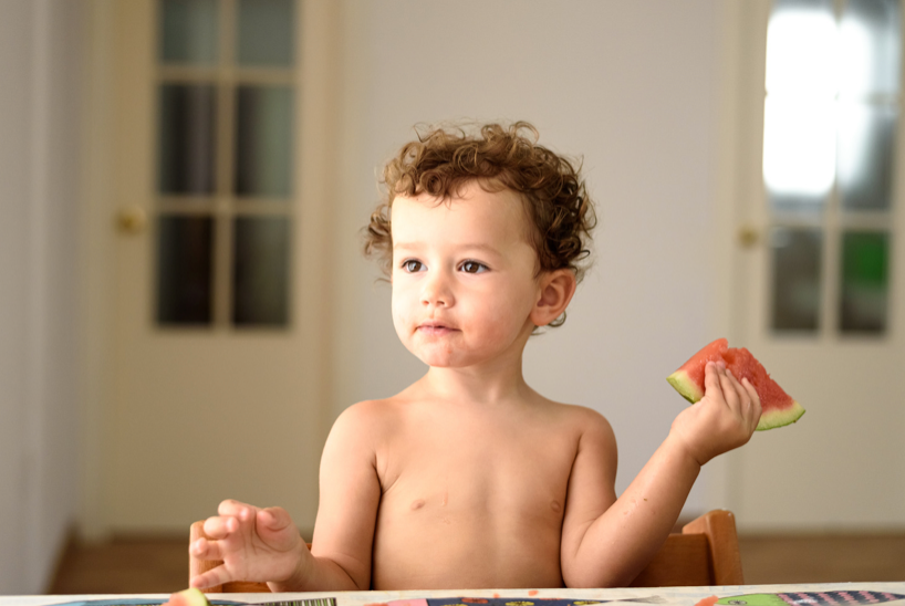 Er dit barn deltager i eget måltid? eller er skærm løsningen til at dit barn spiser?
